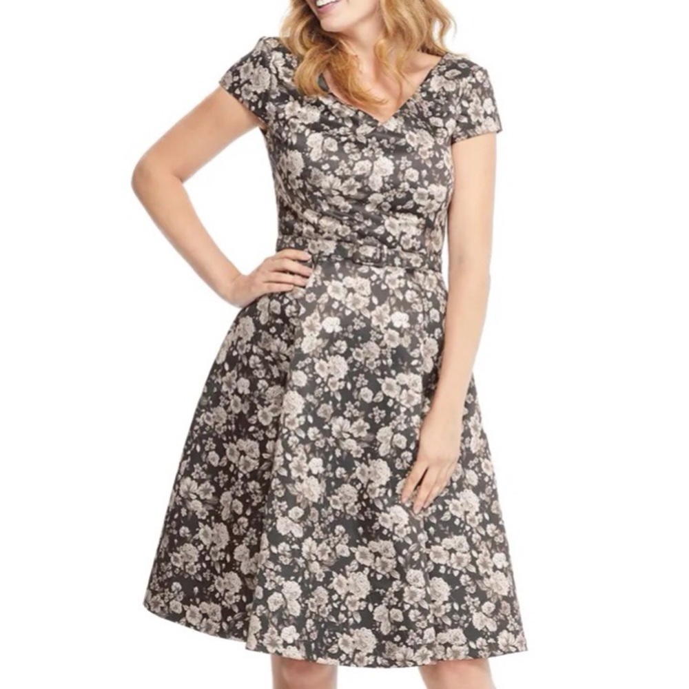 Gal Meets Glam Elle Brightex Duchess Satin Dress size 4